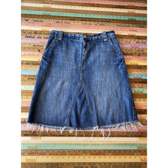 Banana Republic Size 4 Knee Length Midi Jean Denim Skirt Classic A Line Distress - Picture 1 of 9